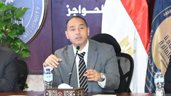 الدكتور إسلام عزام