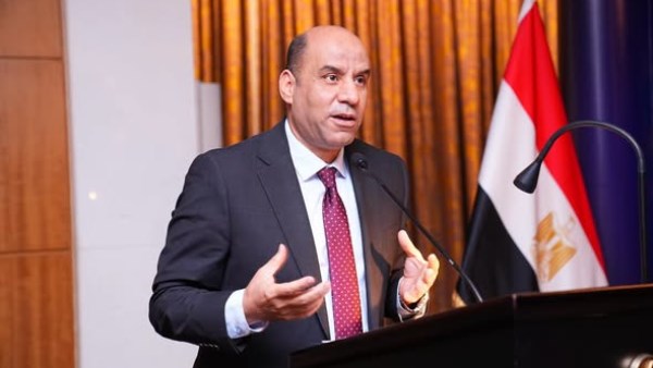 وزير العمل 