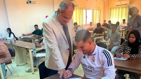 رئيس جامعة اسوان 