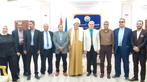 رئيس جامعة اسوان 