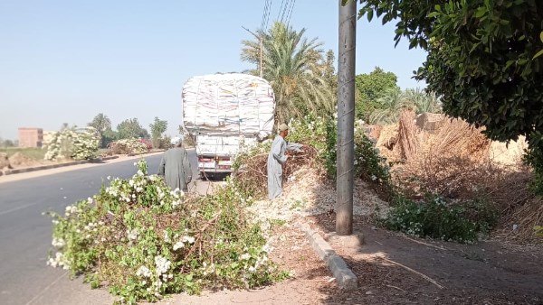 أعمال النظافة بمدينة الطود 