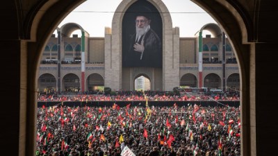 مراسم تشييع علي خامنئي في طهران بحضور رسمي واسع وتحديد مسار الجنازة بعدة مدن