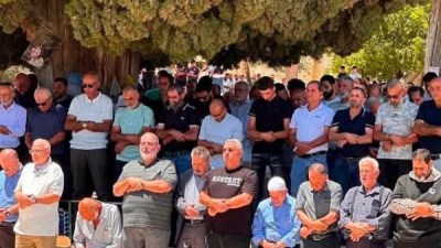 70 ألف مصلٍّ يؤدون صلاة الجمعة في المسجد الأقصى وسط إجراءات مشددة من الاحتلال