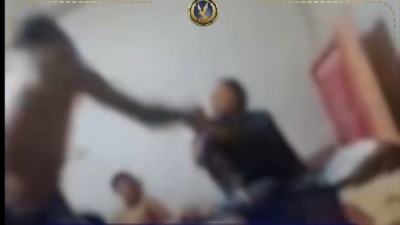   فيديو متداول يكشف واقعة عنف منزلي.. شاهد التفاصيل