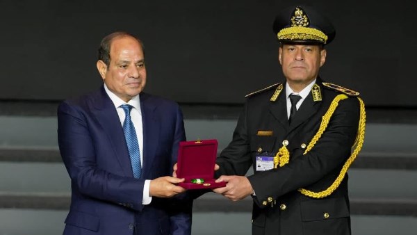 اللواء محمد الشربيني خلال تكريمه