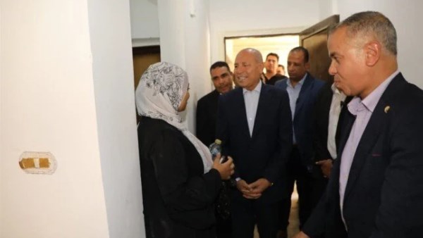 محافظ القاهرة يزور الأسر المتضررة من حريق منشأة ناصر