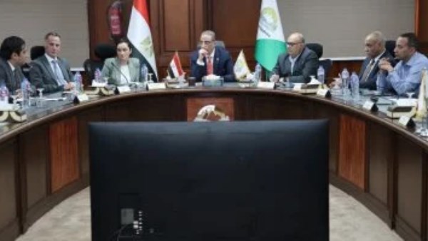 محافظ الجيزة يعلن استلام الشريحة الأولى لدعم منظومة النظافة