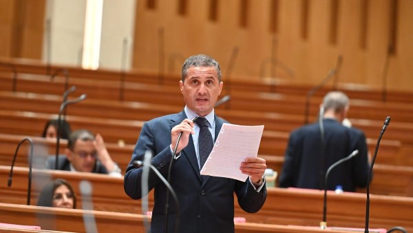 النائب مصطفي عمر 