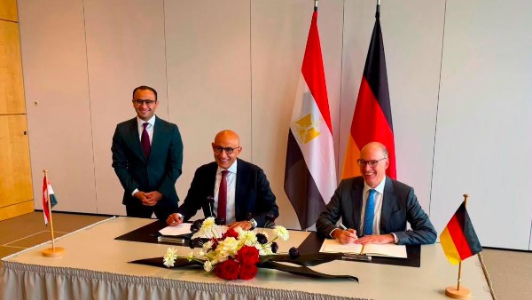 وزير التربية والتعليم يوقع إعلان نوايا مشترك مع وزير الدولة بوزارة التعاون الاقتصادي والإنمائي بجمهورية ألمانيا