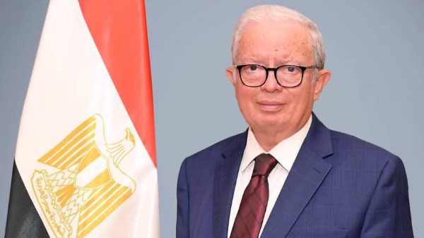  الدكتور حسين عيسى - نائب رئيس مجلس الوزراء للشؤون الاقتصادية