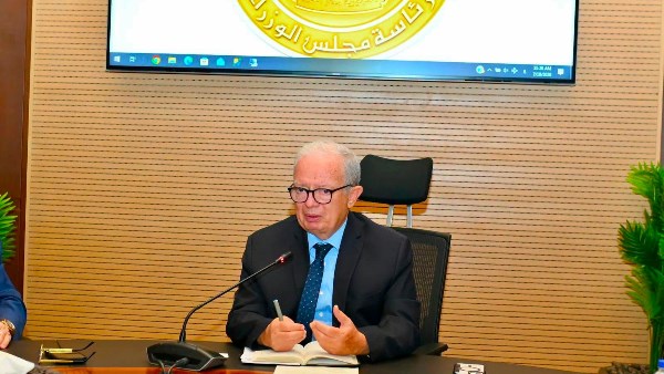  الدكتور حسين عيسى - نائب رئيس مجلس الوزراء للشؤون الاقتصادية