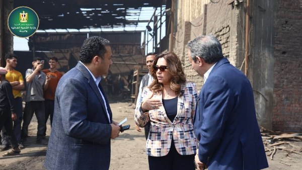 وزيرة التنمية المحلية والبيئة تفاجئ منطقة العكرشة الصناعية بحملة تفتيش