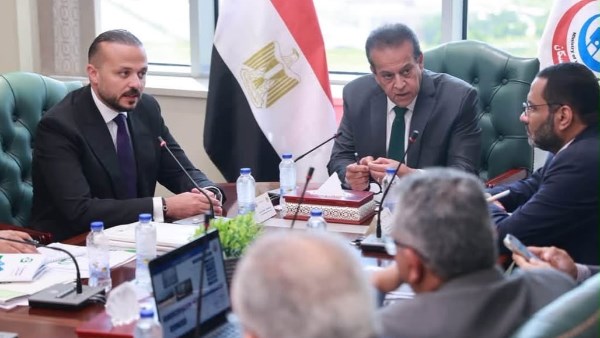 وزير الصحة والنائب محمد الجارحى