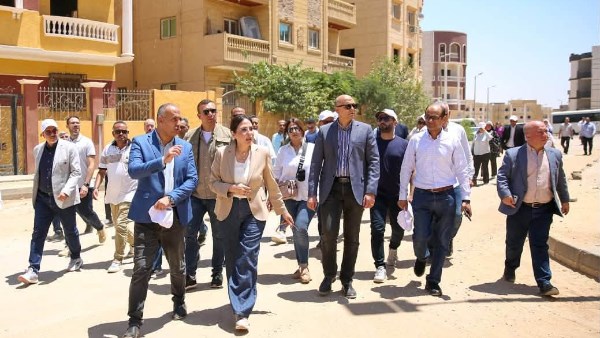 استجابة لشكاوى المواطنين.. وزيرة الإسكان تتفقد الحي المتميز بمدينة بدر وتوجه بسرعة تنفيذ مطالب السكان