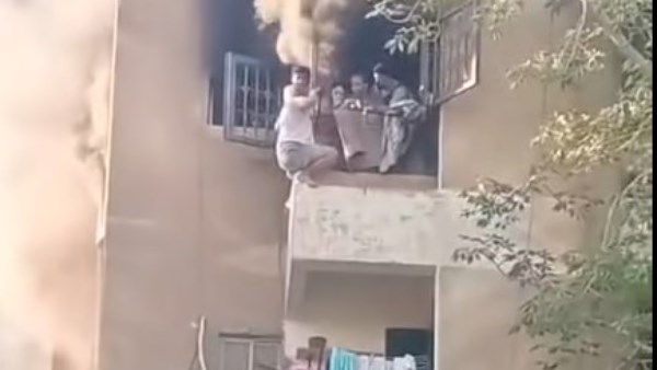  تفاصيل مصرع مدير بنك إثر سقوطه من الطابق الخامس أثناء هروبه من حريق شقته في أكتوبر