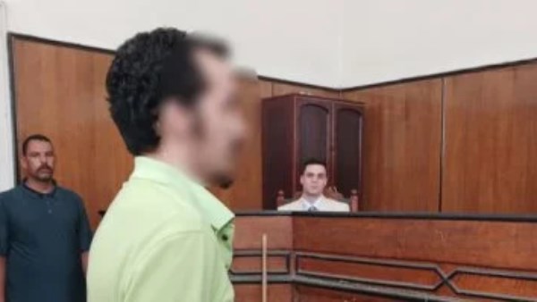 استئناف محاكمة طالب متهم بقتل والدته بـ12 طعنة في الشرقية