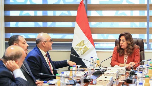 وزيرة التنمية المحلية والبيئة تتابع خطة تحسين مستوى النظافة في الإسكندرية