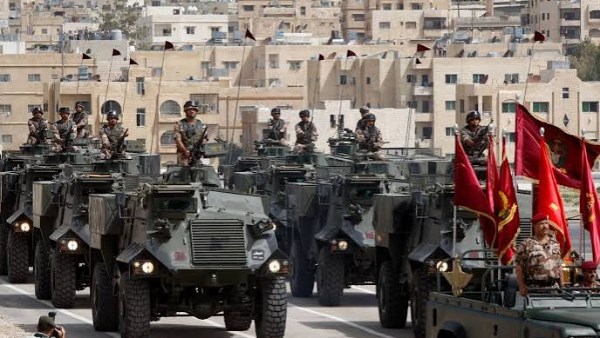 الجيش الأردني يعلن اعتراض وإسقاط 4 صواريخ دخلت المجال الجوي للمملكة 