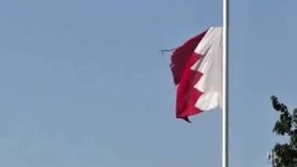  البحرين تعلن اعتراض هجمات جوية إيرانية وتدمير أهداف معادية.. وتحذر المواطنين من مخلفات الهجمات 