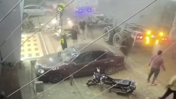 القبض على سائق تريلا تسبب في وفاة صيدلي الفيوم بعد انقلابها فوق سيارته