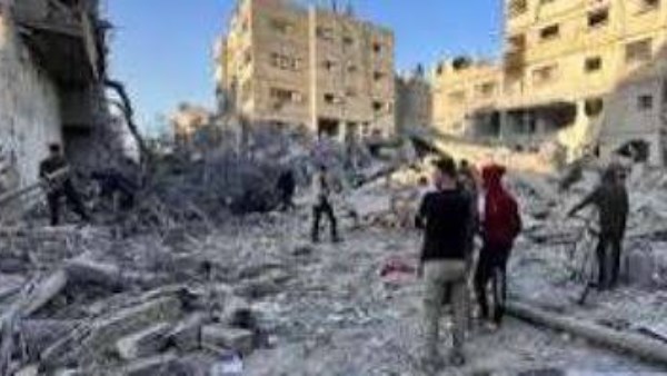 استشهاد 3 فلسطينيين وإصابة آخرين في قصف إسرائيلي على حي الزيتون بغزة