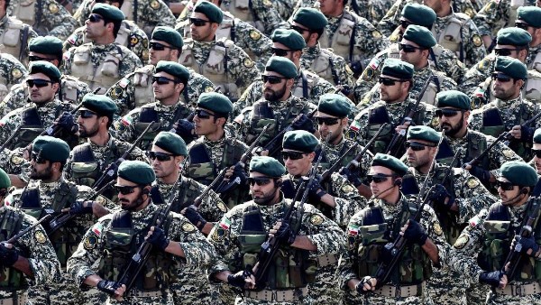 تصعيد إيراني بشأن مضيق هرمز ..وبزشكيان يرفض التراجع عن حقوق طهران