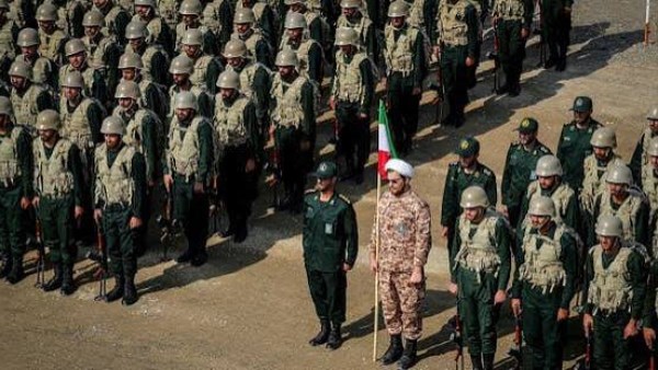 إيران تطلق صواريخ باليستية على قاعدة أمريكية.. وسنتكوم تكشف التفاصيل 