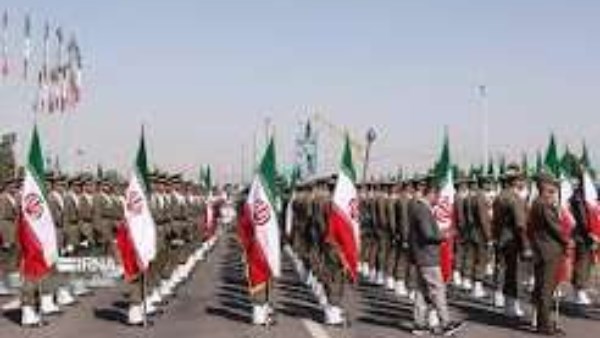 تصعيد جديد في المنطقة.. الجيش الإيراني يعلن استهداف منشآت أمريكية بالكويت ودول عربية تدين الهجمات