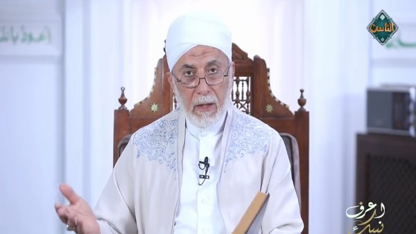 الجمهور يتفاعل مع العالم الأزهري في حديثه عن دور المرأة