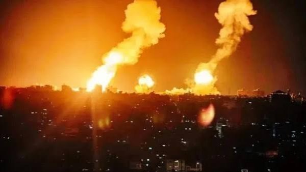 افادت قناة  : القاهرة الإخباريةسماع دوي انفجارات قوية في قلب دبي