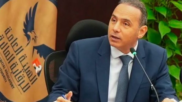  الدكتور إسلام عزام