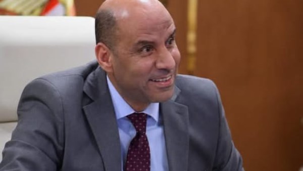 وزير العمل 