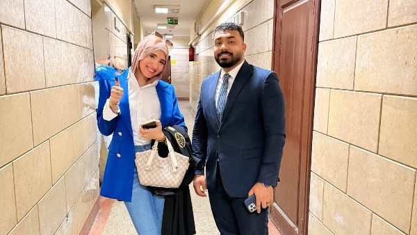 البلوجر دنيا ياسر وطليقها