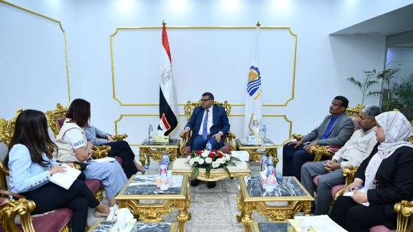 محافظ قنا يستقبل وفد الأغذية  ااعالمي 