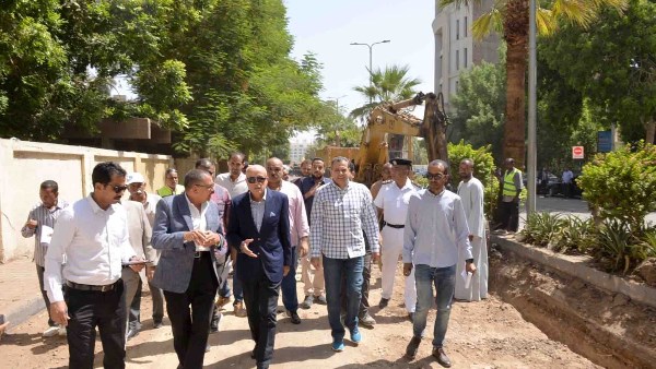 تفقد مشروعات البنية التحتية بالاقصر