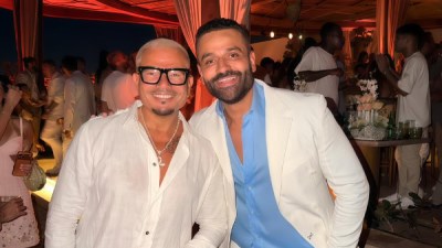 عمر السعيد برفقة عمرو دياب 