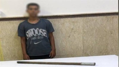  عامل باحد الشواطئ