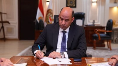  وزير العمل
