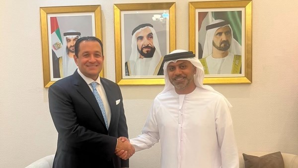 المستشار علاء عابد يلتقي السفير حمد عبيد الزعابي