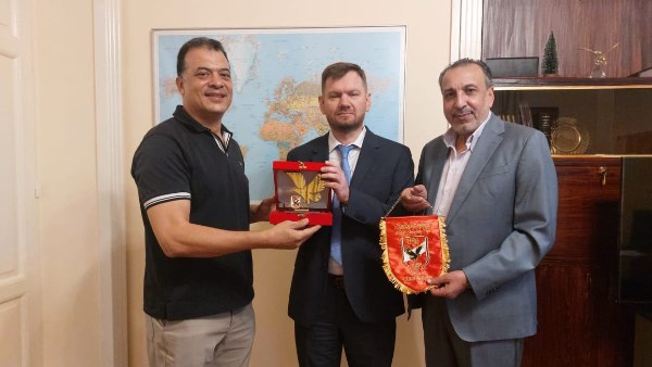 إشادة واسعة بجهود القنصل الروسي في تسهيل مشاركة الأهلي بالبطولة الدولية لليد بروسيا
