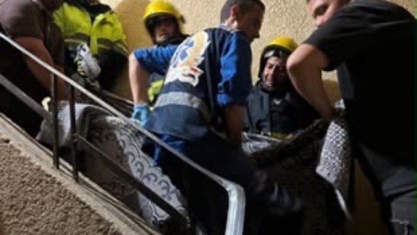 استجابة إنسانية سريعة.. أمن القاهرة ينقذ مسنًا غير قادر على الحركة وينقله للمستشفى