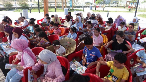 المكتبة المتنقلة بالبحيرة 