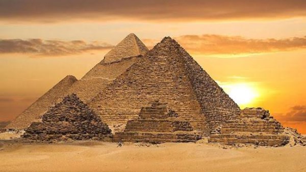 الاهرامات