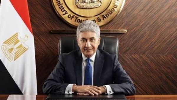 وزير الاثار