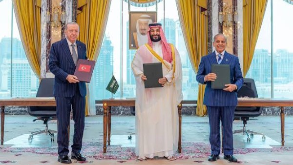 الرياض وأنقرة وإسلام آباد