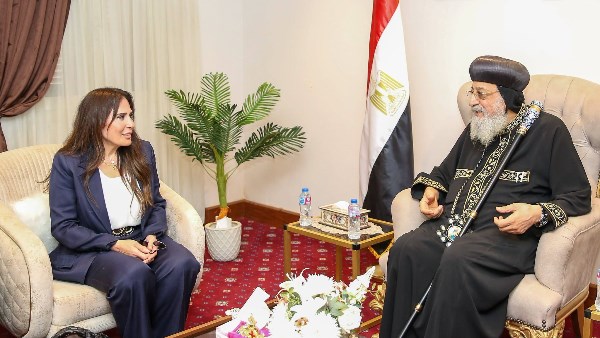 وزيرة الإسكان تلتقي قداسة البابا تواضروس الثاني 