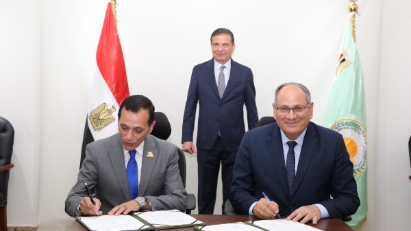 وزير الزراعة يشهد اتفاق «الريف المصري الجديد» و«البحوث الزراعية» لإنتاج هجن الطماطم بالمغرة