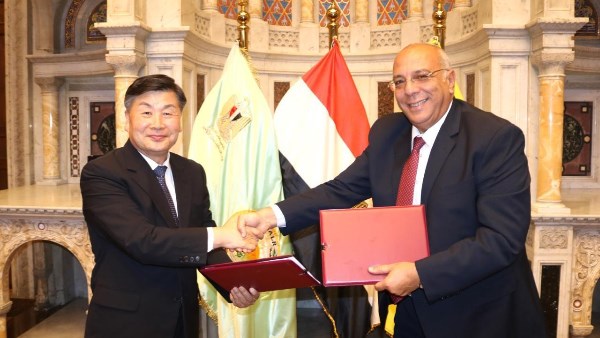 مذكرة تفاهم بين بحوث الصحراء وجامعة كيونغ بوك