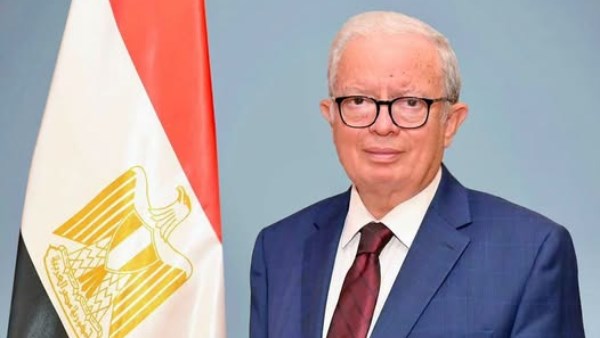  الدكتور حسين عيسى - نائب رئيس مجلس الوزراء للشؤون الاقتصادية