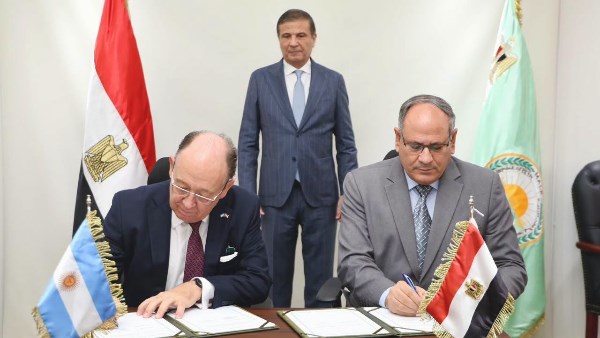 جانب من توقيع مذكرة تفاهم